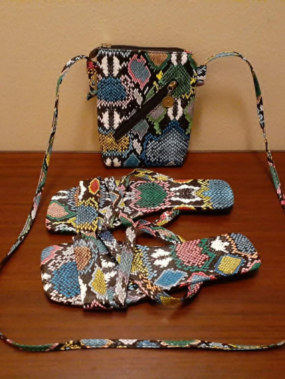 Multicolor Serpentine Snake Print Flat Sandals And Matching Crossbody Bag